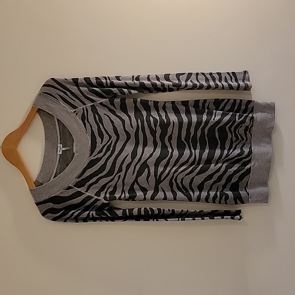 NWT Splendid Black & Gray Zebra Print Tunic Size: L